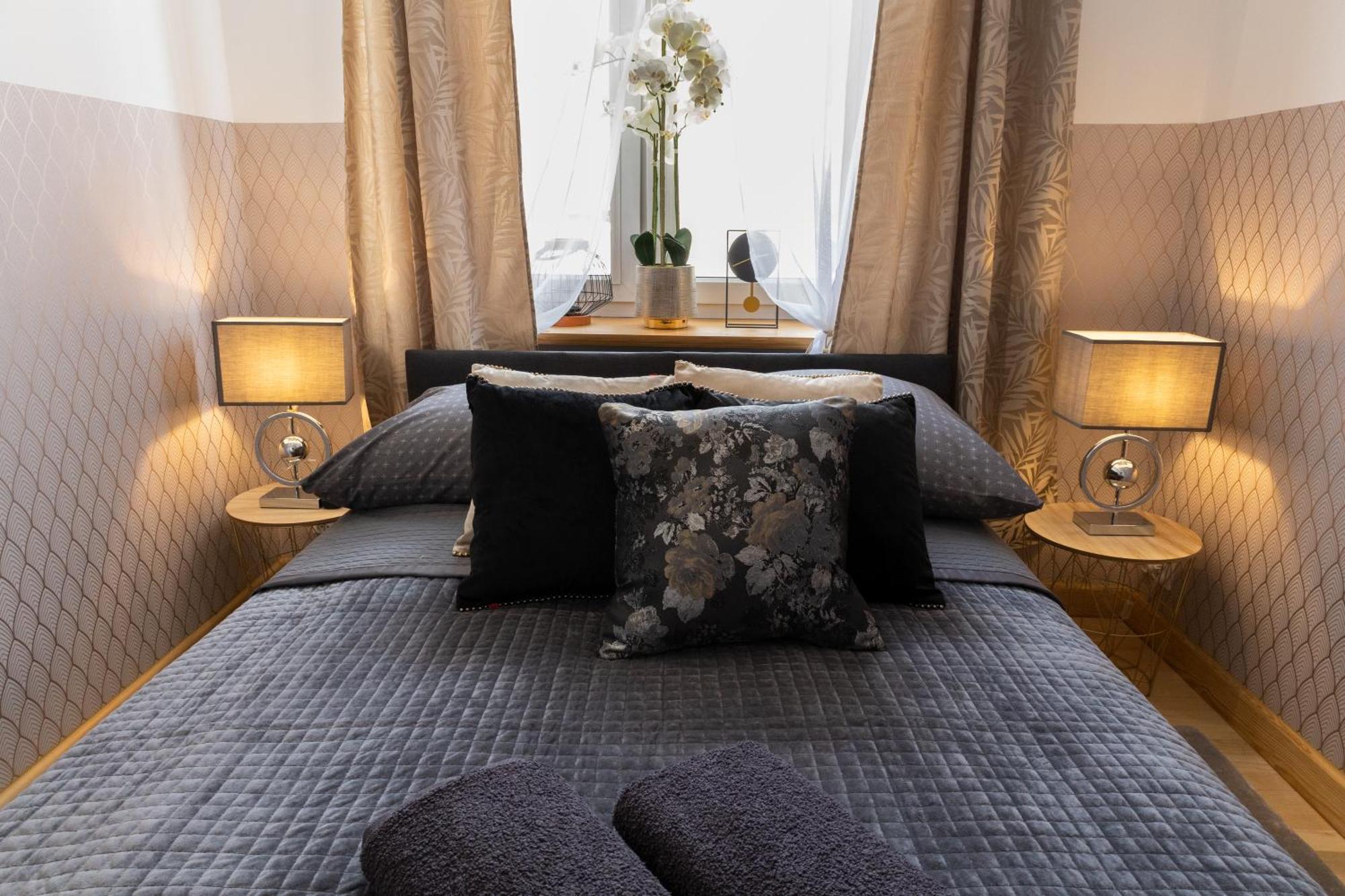 Clicktheflat Szkolna Palace Of Culture Apart Rooms Βαρσοβία Δωμάτιο φωτογραφία